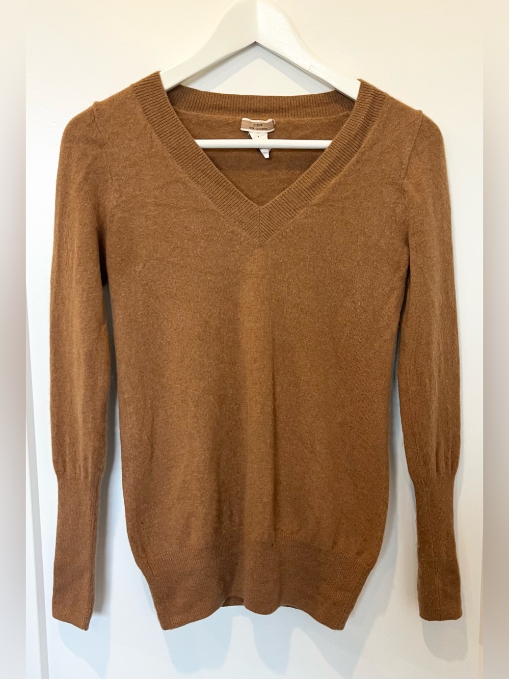 J.Crew 100% Italian Cashmere V-Neck Sweater Womens XS Camel Brown Pullover